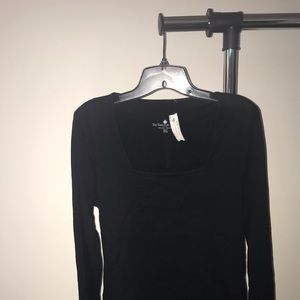 ⭐️NWT square neck top